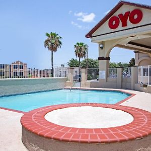 Oyo Hotel Mcallen Airport South